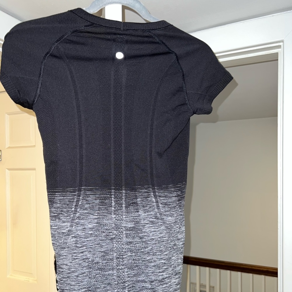 LULULEMON Workout Tee
